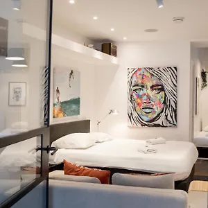 Bed & Breakfast Spui In Center